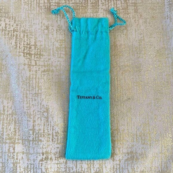 Tiffany & Co Silver 925 Classic Heart Charm Bracelet. Engravable. Pouch - Picture 7 of 11